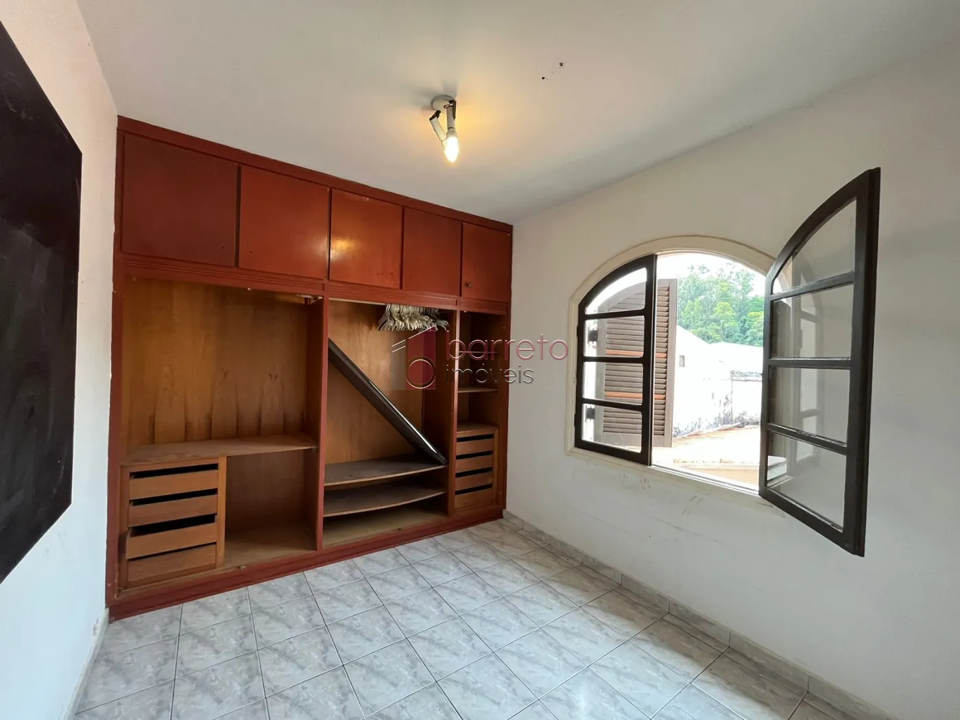 CASA COM EDÍCULA À VENDA NO JARDIM DAS CARPAS EM JUNDIAÍ/SP