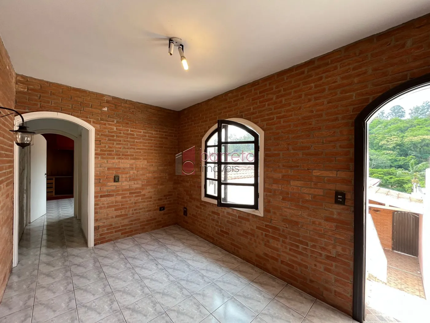 CASA COM EDÍCULA À VENDA NO JARDIM DAS CARPAS EM JUNDIAÍ/SP
