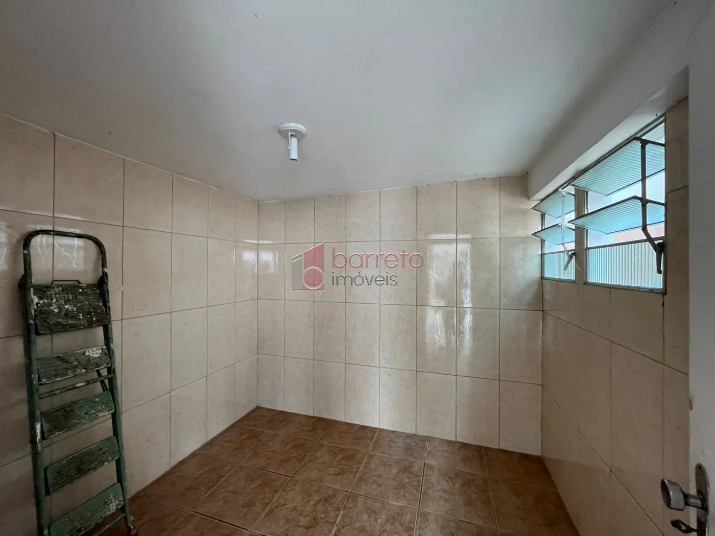 CASA COM EDÍCULA À VENDA NO JARDIM DAS CARPAS EM JUNDIAÍ/SP