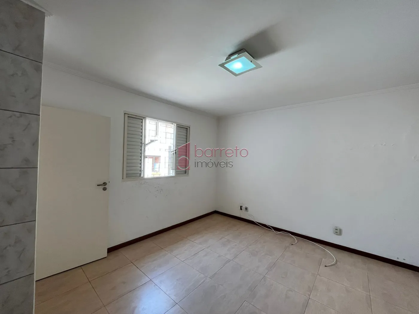 CASA COM EDÍCULA À VENDA NO JARDIM DAS CARPAS EM JUNDIAÍ/SP