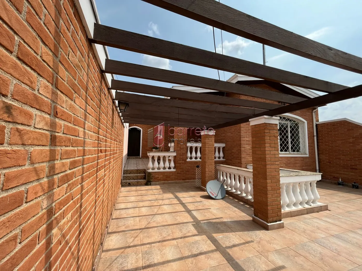 CASA COM EDÍCULA À VENDA NO JARDIM DAS CARPAS EM JUNDIAÍ/SP