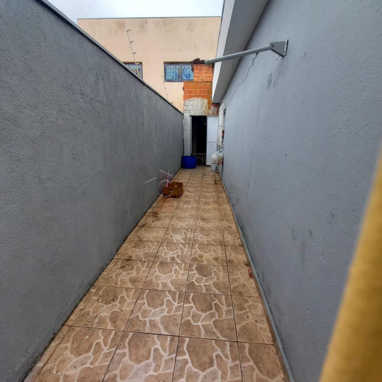 Casa para venda, no bairro Jardim do Lago, em Jundiaí