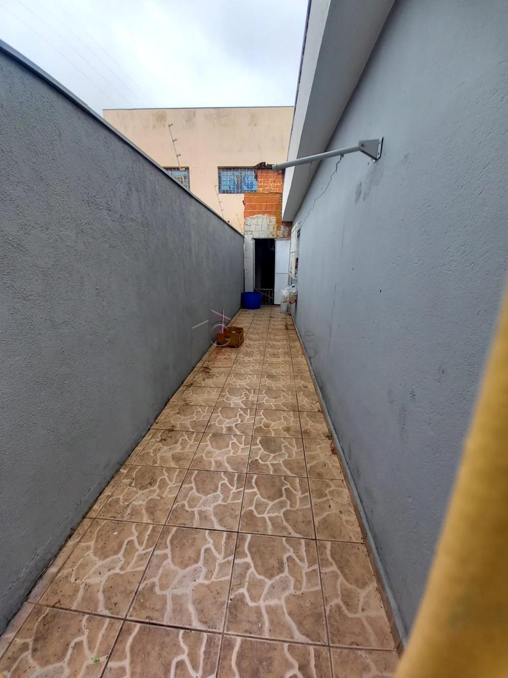 Casa para venda, no bairro Jardim do Lago, em Jundiaí