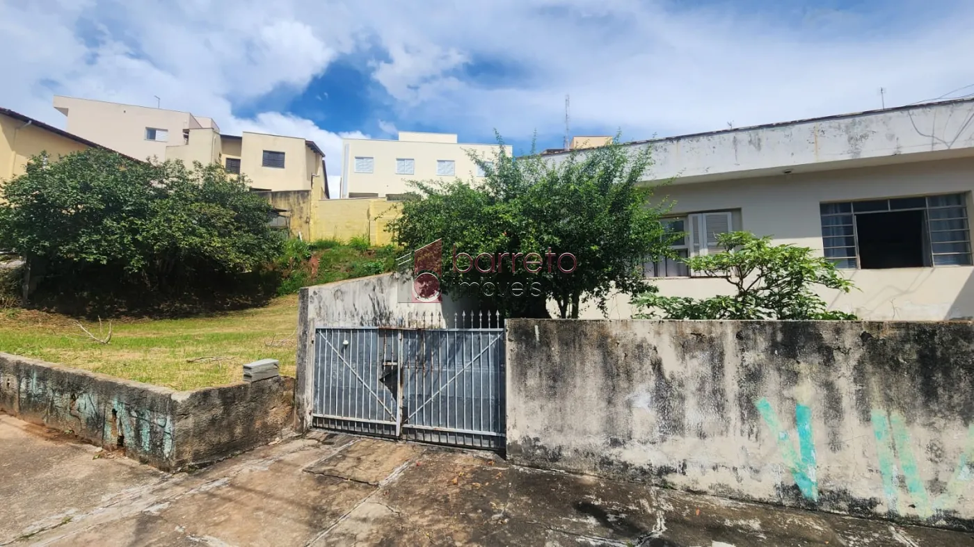CASA COM EDÍCULA À VENDA NO JARDIM ESTÁDIO EM JUNDIAÍ/SP