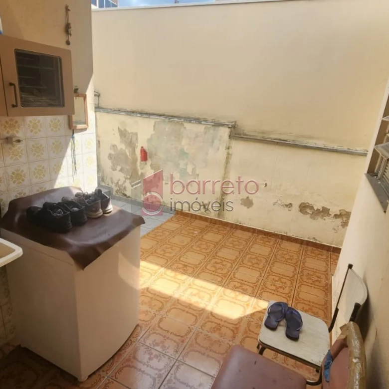 CASA COM EDÍCULA À VENDA NO JARDIM ESTÁDIO EM JUNDIAÍ/SP