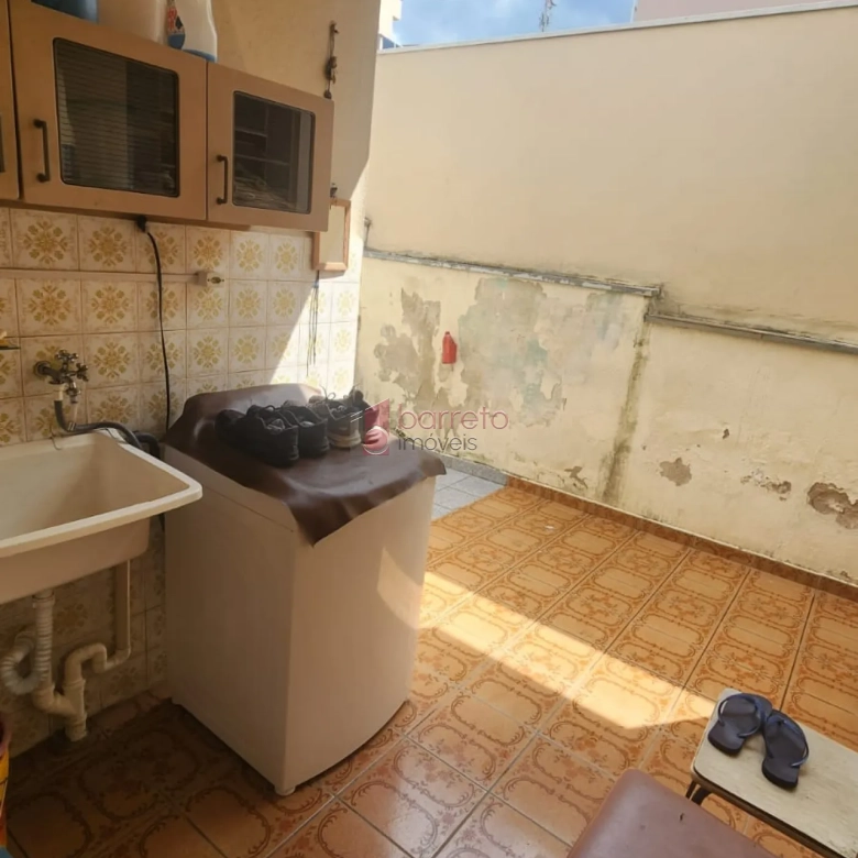 CASA COM EDÍCULA À VENDA NO JARDIM ESTÁDIO EM JUNDIAÍ/SP