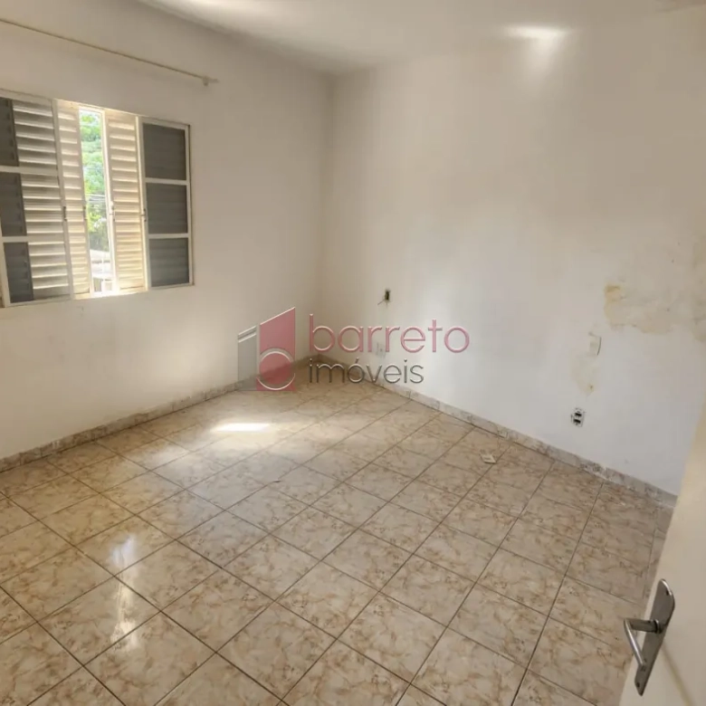CASA COM EDÍCULA À VENDA NO JARDIM ESTÁDIO EM JUNDIAÍ/SP