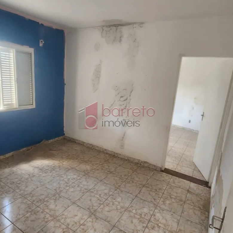 CASA COM EDÍCULA À VENDA NO JARDIM ESTÁDIO EM JUNDIAÍ/SP