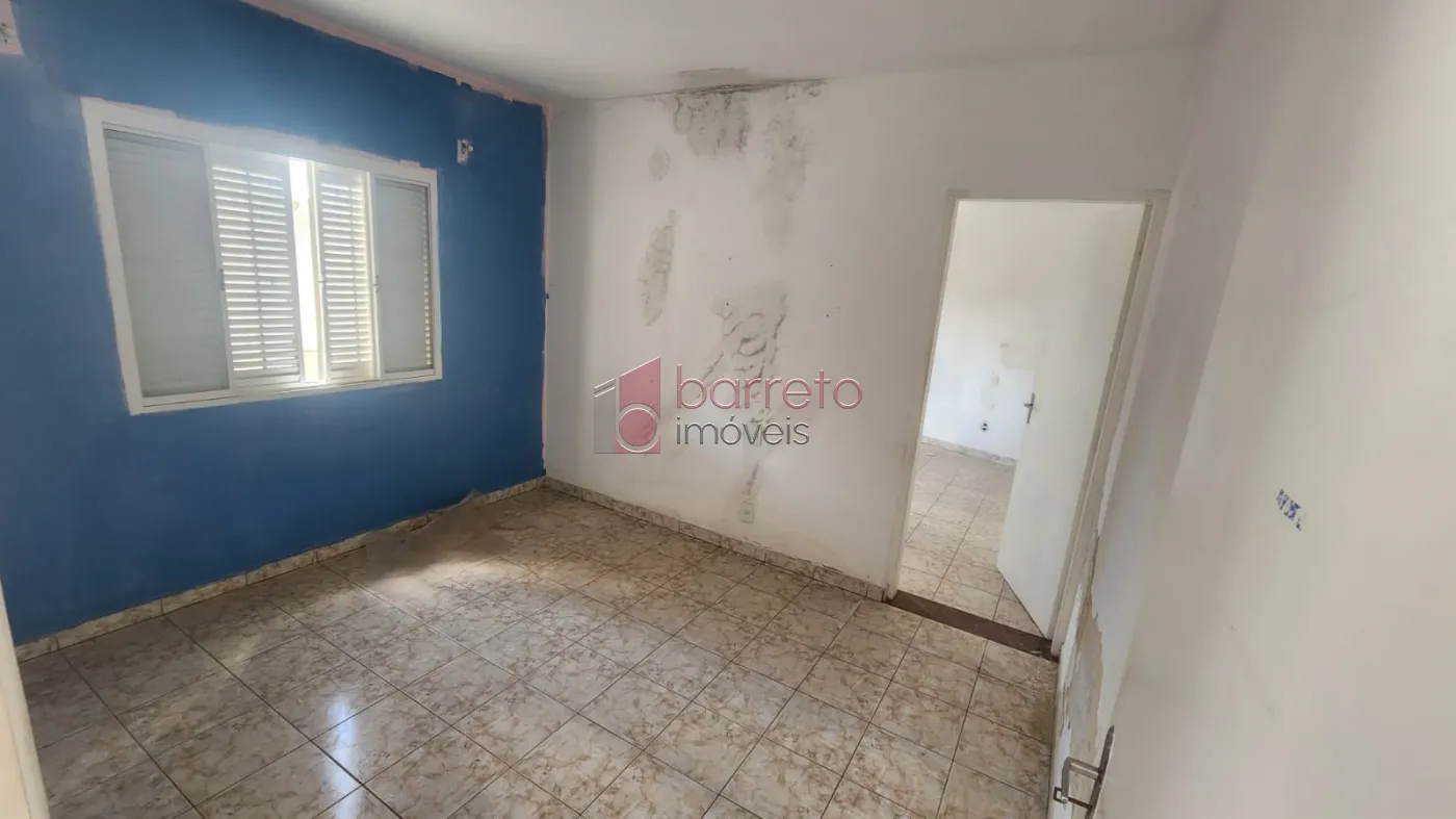 CASA COM EDÍCULA À VENDA NO JARDIM ESTÁDIO EM JUNDIAÍ/SP