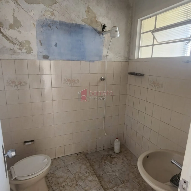 CASA COM EDÍCULA À VENDA NO JARDIM ESTÁDIO EM JUNDIAÍ/SP