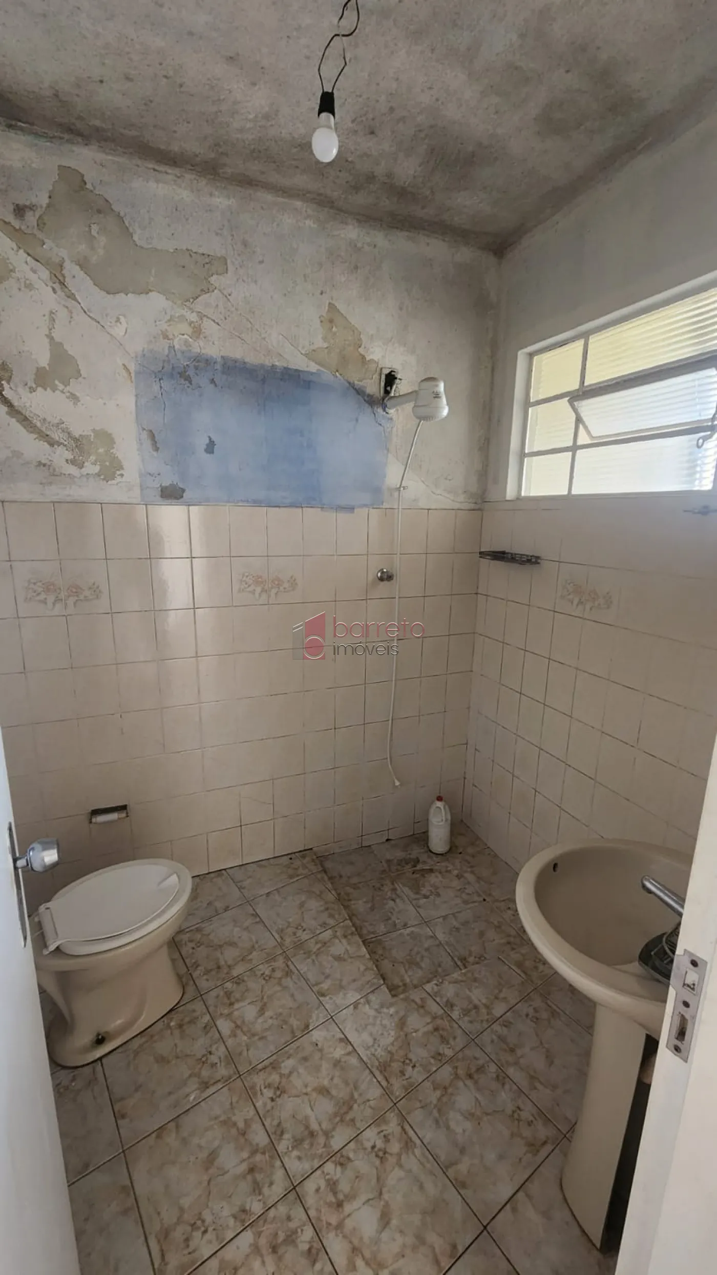 CASA COM EDÍCULA À VENDA NO JARDIM ESTÁDIO EM JUNDIAÍ/SP