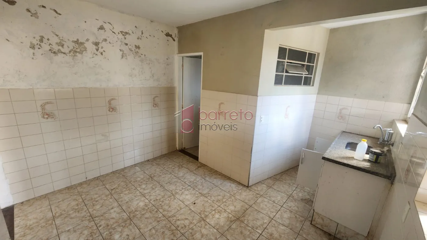 CASA COM EDÍCULA À VENDA NO JARDIM ESTÁDIO EM JUNDIAÍ/SP