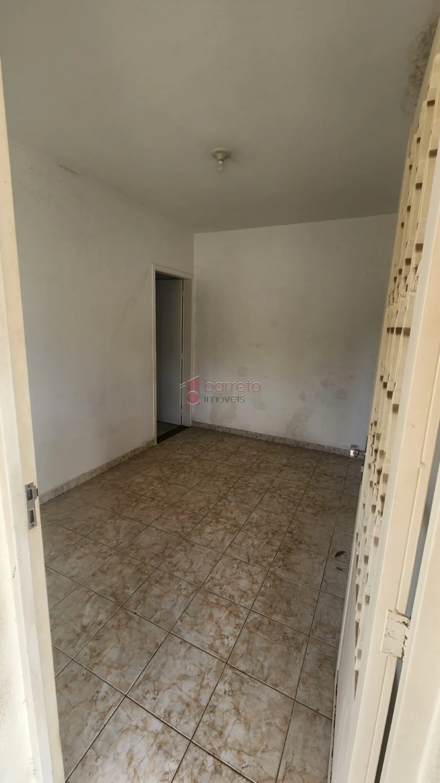 CASA COM EDÍCULA À VENDA NO JARDIM ESTÁDIO EM JUNDIAÍ/SP