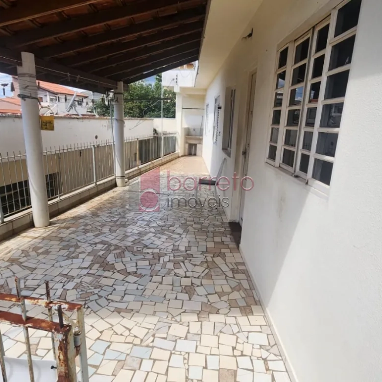 CASA COM EDÍCULA À VENDA NO JARDIM ESTÁDIO EM JUNDIAÍ/SP