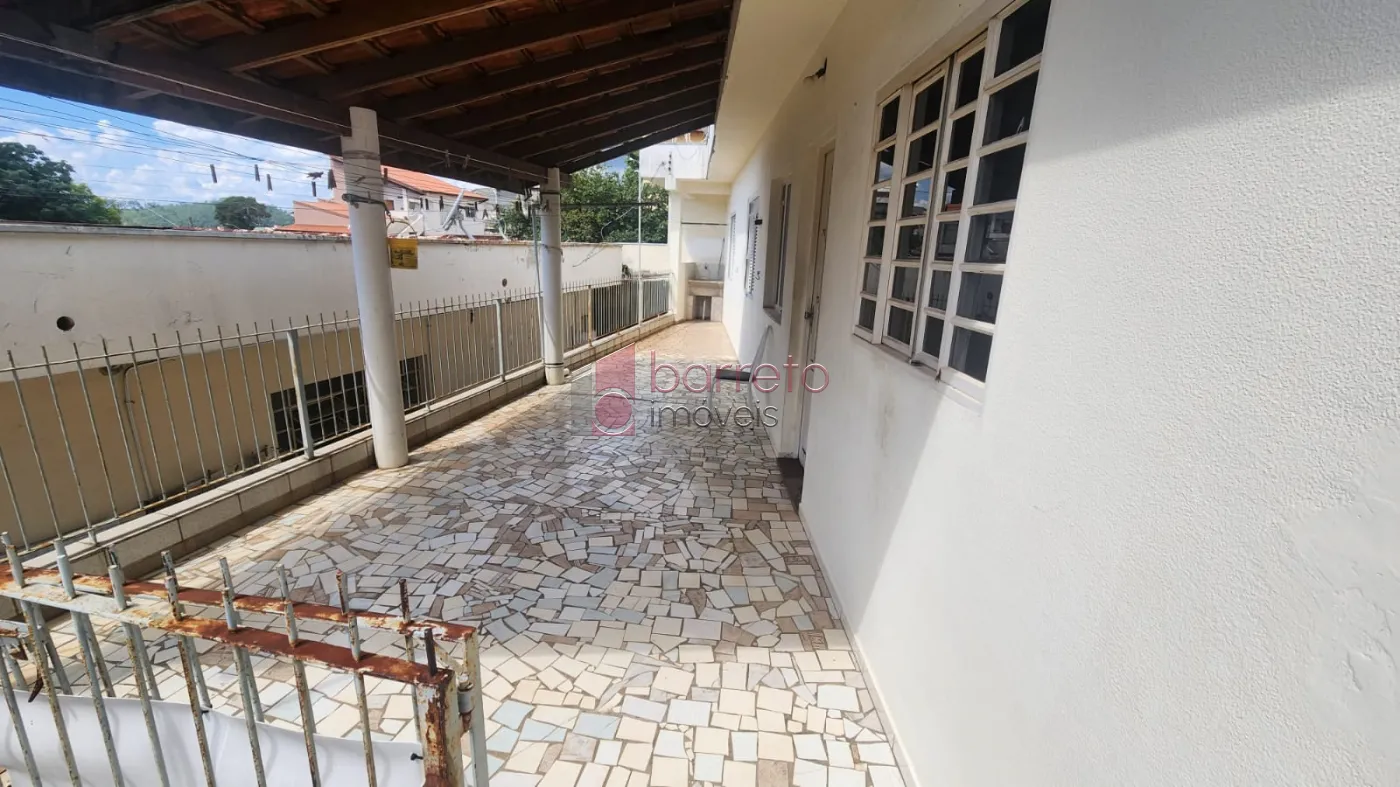 CASA COM EDÍCULA À VENDA NO JARDIM ESTÁDIO EM JUNDIAÍ/SP