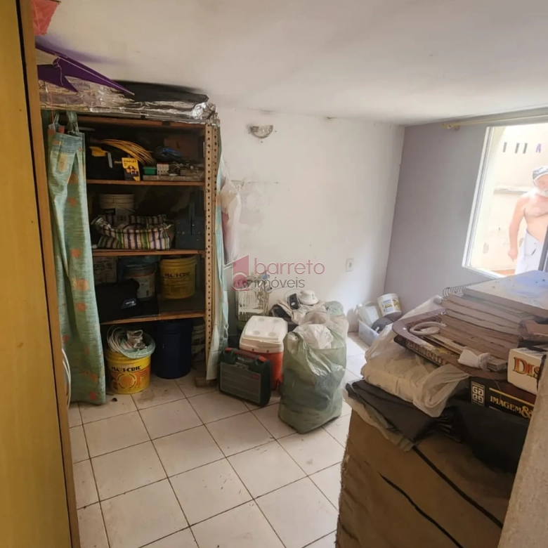 CASA COM EDÍCULA À VENDA NO JARDIM ESTÁDIO EM JUNDIAÍ/SP