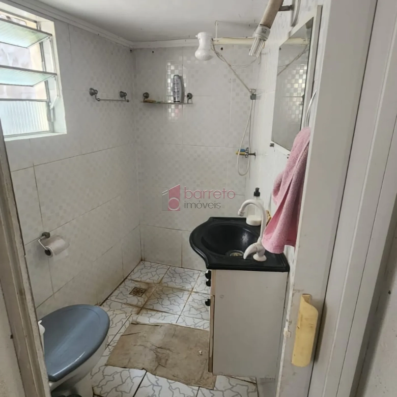 CASA COM EDÍCULA À VENDA NO JARDIM ESTÁDIO EM JUNDIAÍ/SP