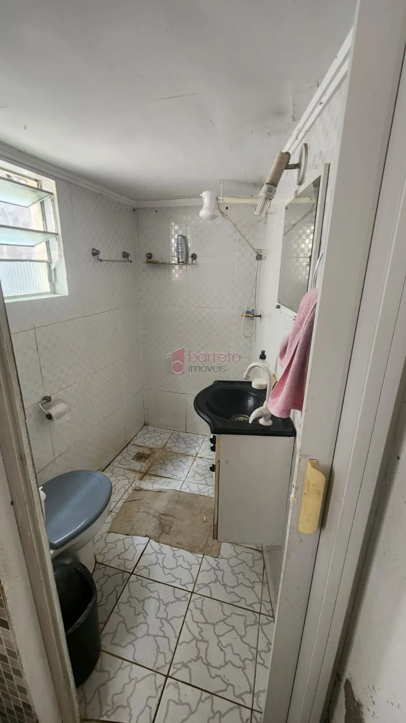 CASA COM EDÍCULA À VENDA NO JARDIM ESTÁDIO EM JUNDIAÍ/SP