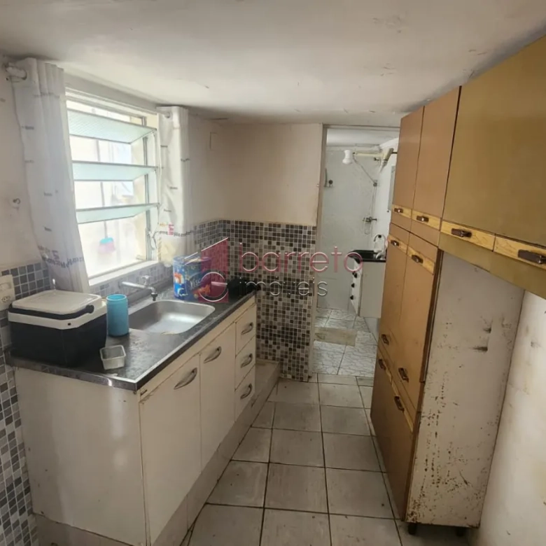 CASA COM EDÍCULA À VENDA NO JARDIM ESTÁDIO EM JUNDIAÍ/SP