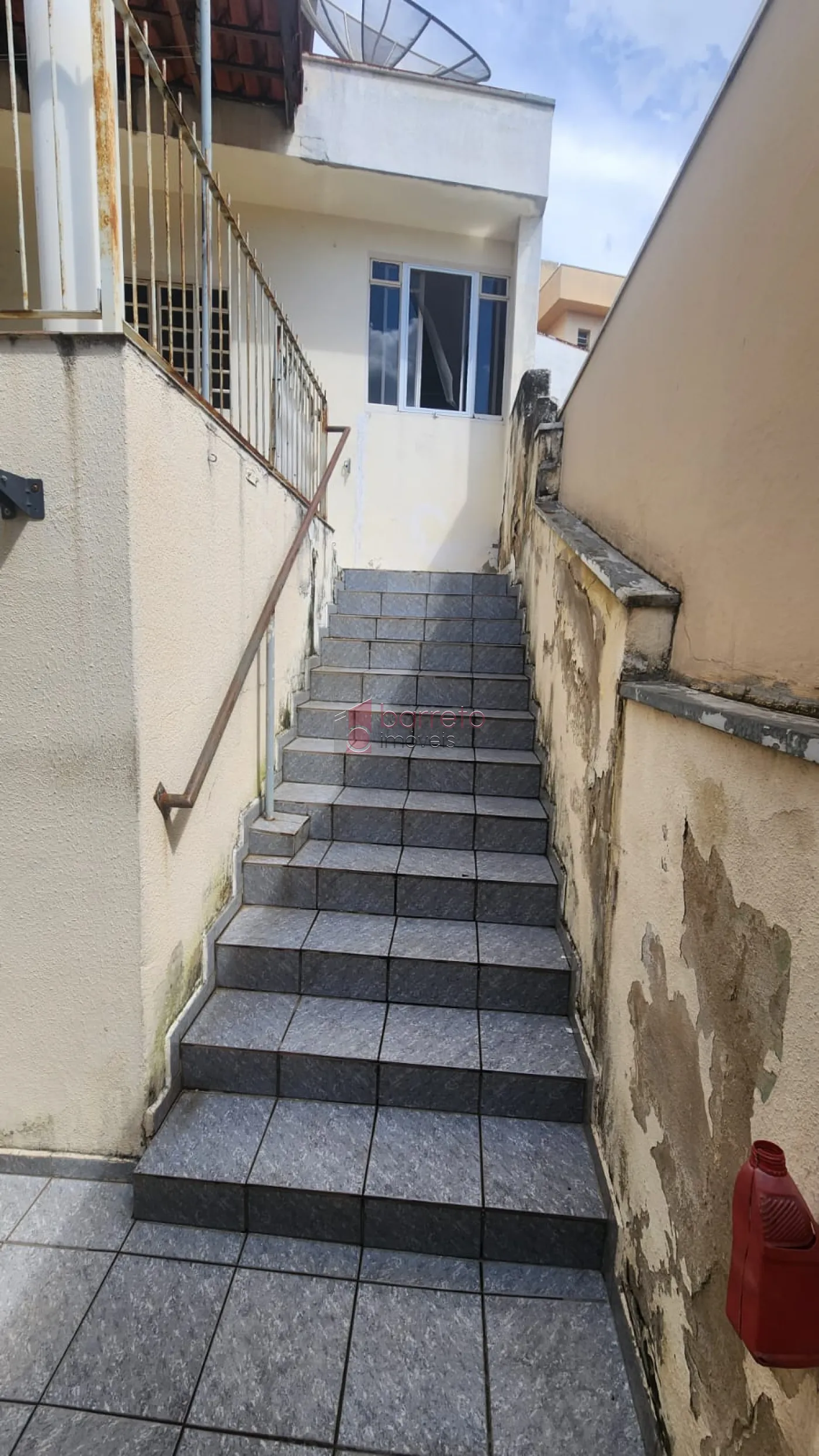CASA COM EDÍCULA À VENDA NO JARDIM ESTÁDIO EM JUNDIAÍ/SP