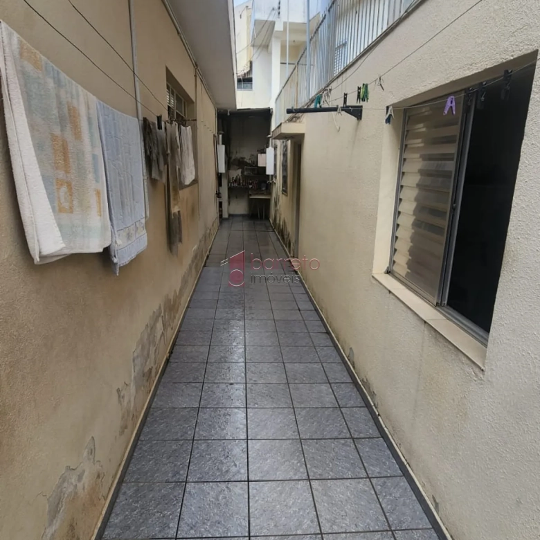 CASA COM EDÍCULA À VENDA NO JARDIM ESTÁDIO EM JUNDIAÍ/SP