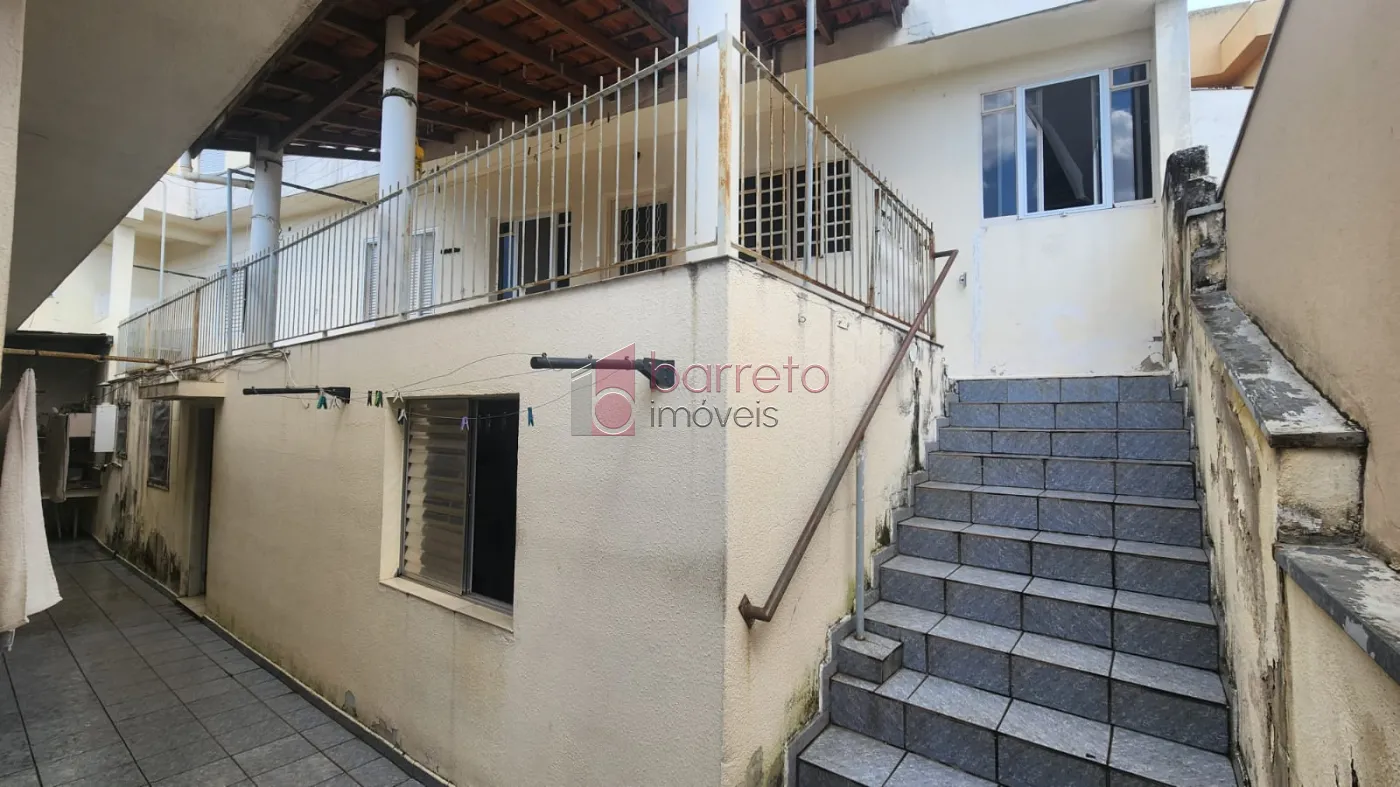 CASA COM EDÍCULA À VENDA NO JARDIM ESTÁDIO EM JUNDIAÍ/SP