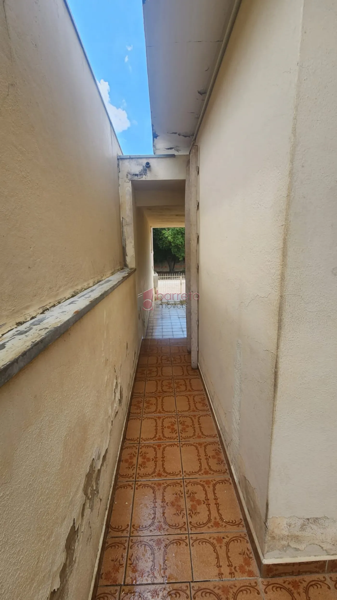 CASA COM EDÍCULA À VENDA NO JARDIM ESTÁDIO EM JUNDIAÍ/SP