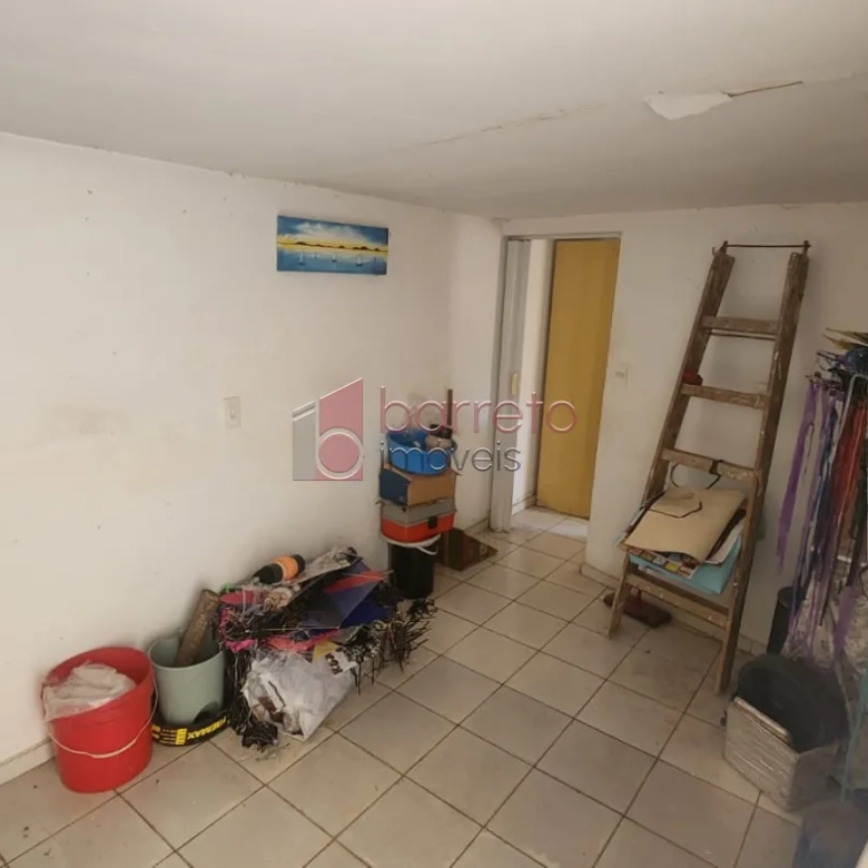 CASA COM EDÍCULA À VENDA NO JARDIM ESTÁDIO EM JUNDIAÍ/SP