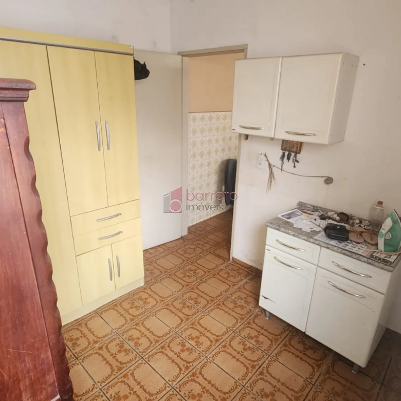 CASA COM EDÍCULA À VENDA NO JARDIM ESTÁDIO EM JUNDIAÍ/SP