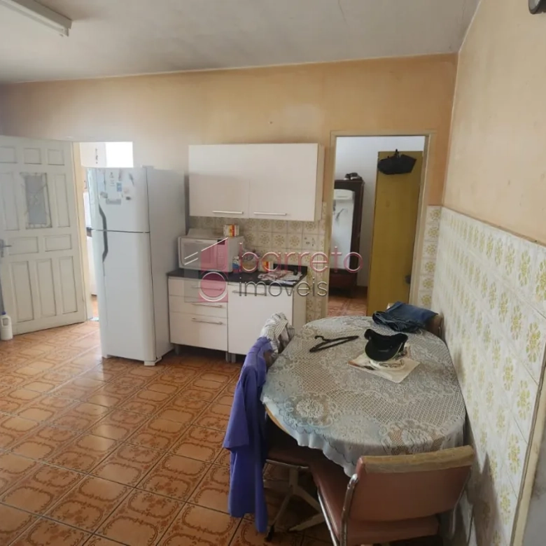 CASA COM EDÍCULA À VENDA NO JARDIM ESTÁDIO EM JUNDIAÍ/SP