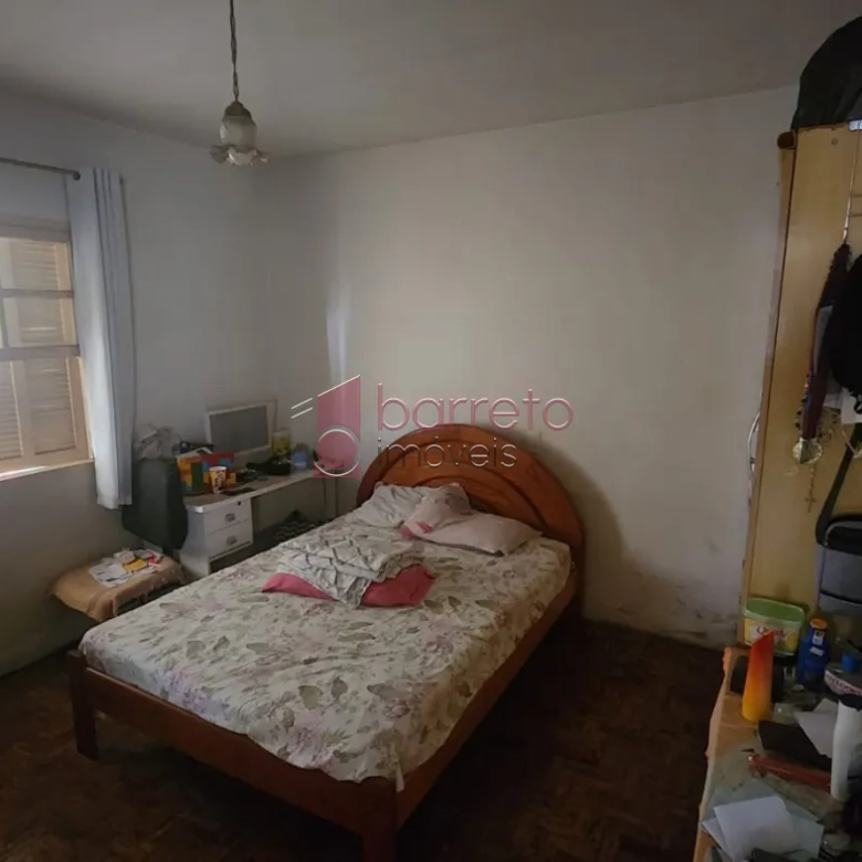 CASA COM EDÍCULA À VENDA NO JARDIM ESTÁDIO EM JUNDIAÍ/SP