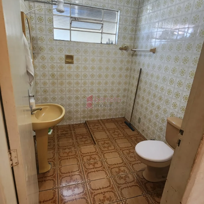 CASA COM EDÍCULA À VENDA NO JARDIM ESTÁDIO EM JUNDIAÍ/SP