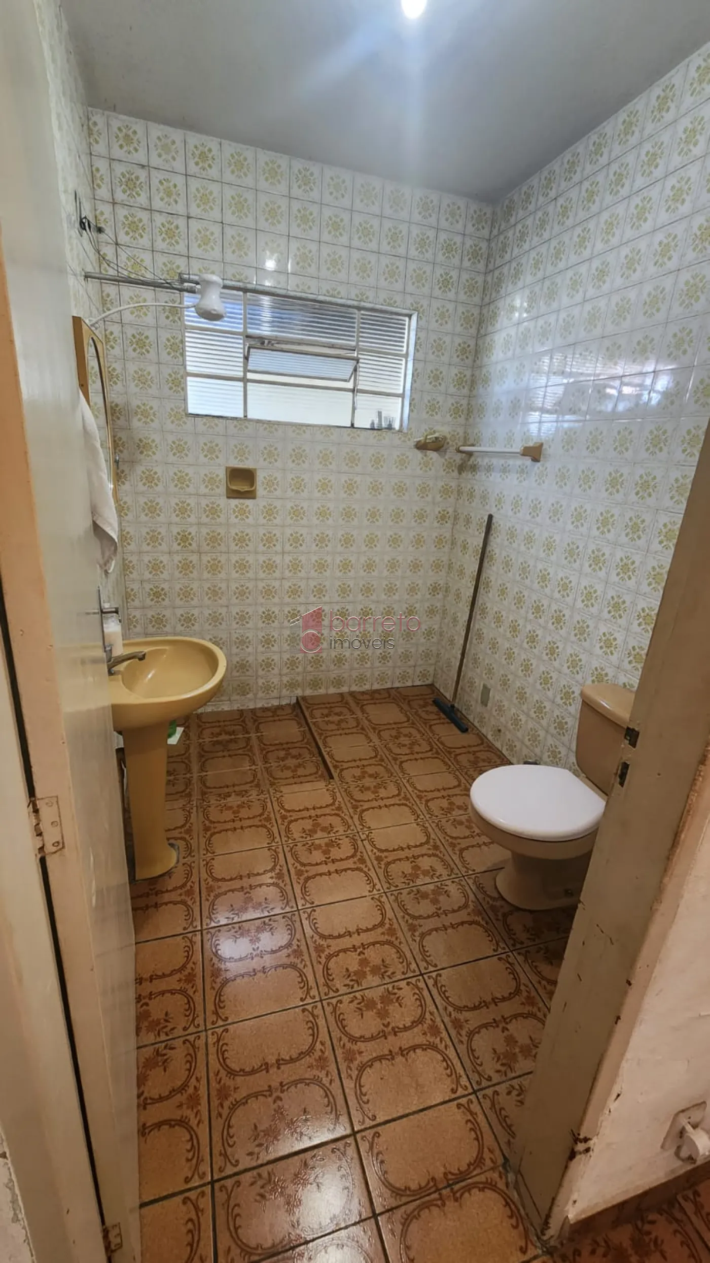 CASA COM EDÍCULA À VENDA NO JARDIM ESTÁDIO EM JUNDIAÍ/SP