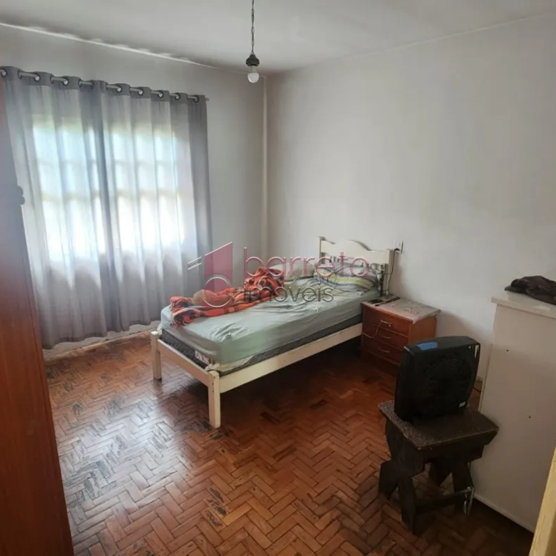 CASA COM EDÍCULA À VENDA NO JARDIM ESTÁDIO EM JUNDIAÍ/SP