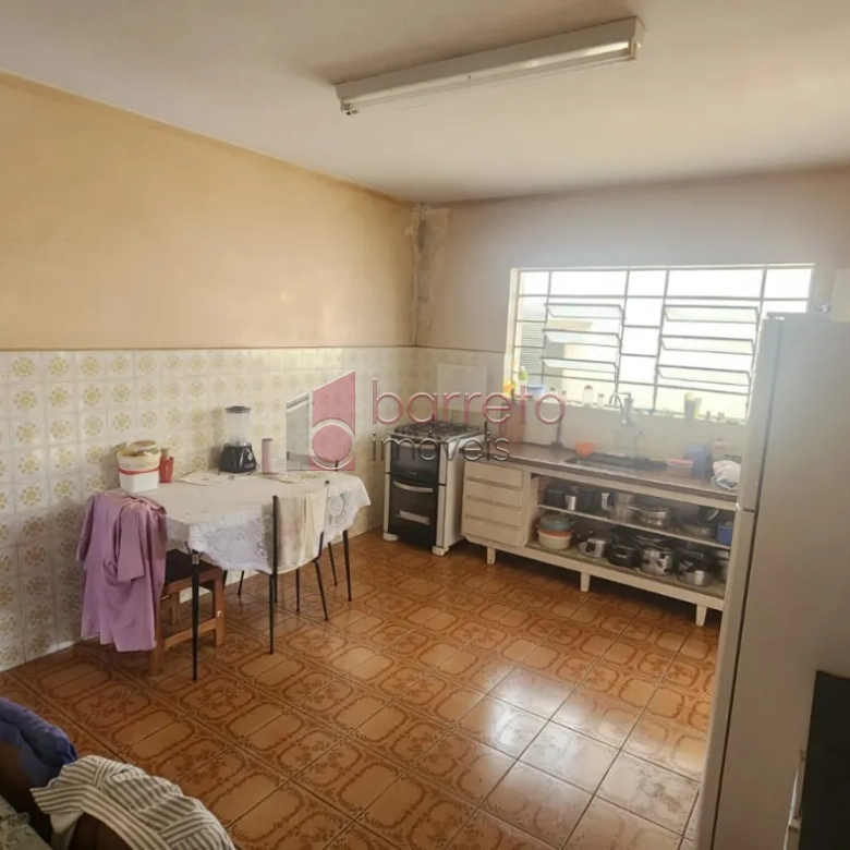 CASA COM EDÍCULA À VENDA NO JARDIM ESTÁDIO EM JUNDIAÍ/SP
