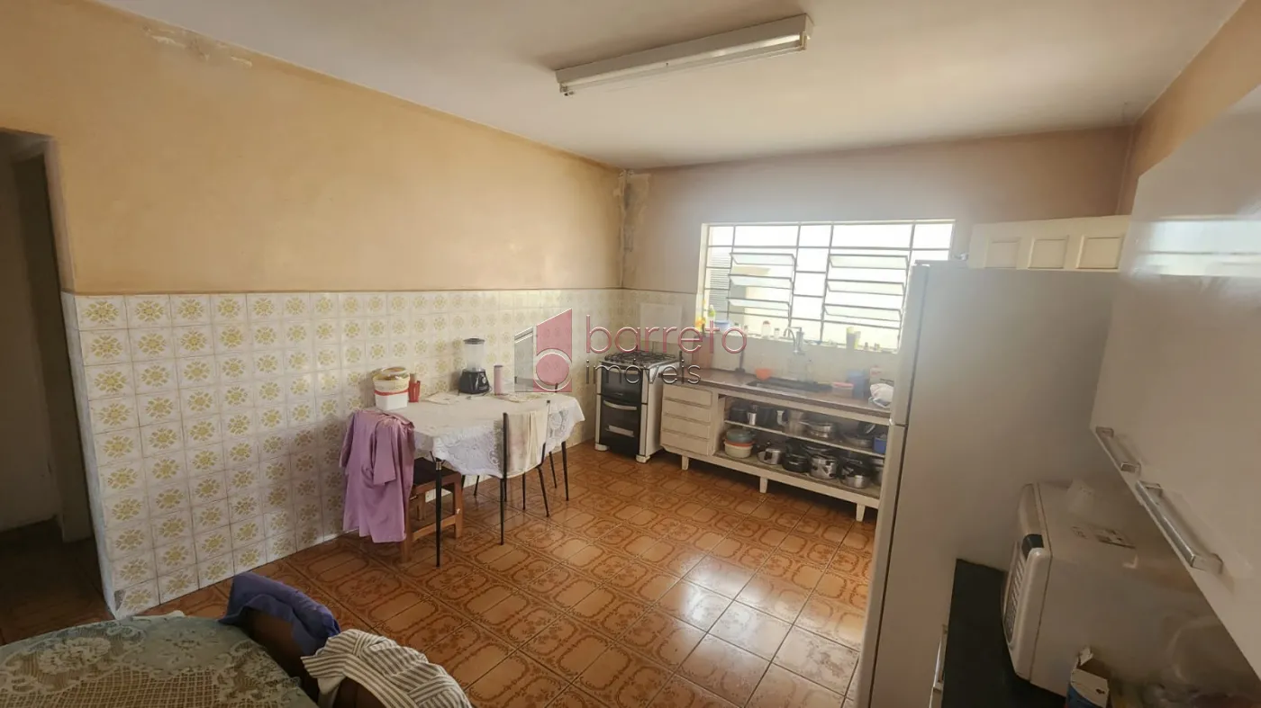 CASA COM EDÍCULA À VENDA NO JARDIM ESTÁDIO EM JUNDIAÍ/SP