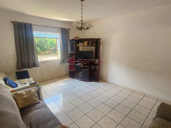 CASA COM EDÍCULA À VENDA NO JARDIM ESTÁDIO EM JUNDIAÍ/SP