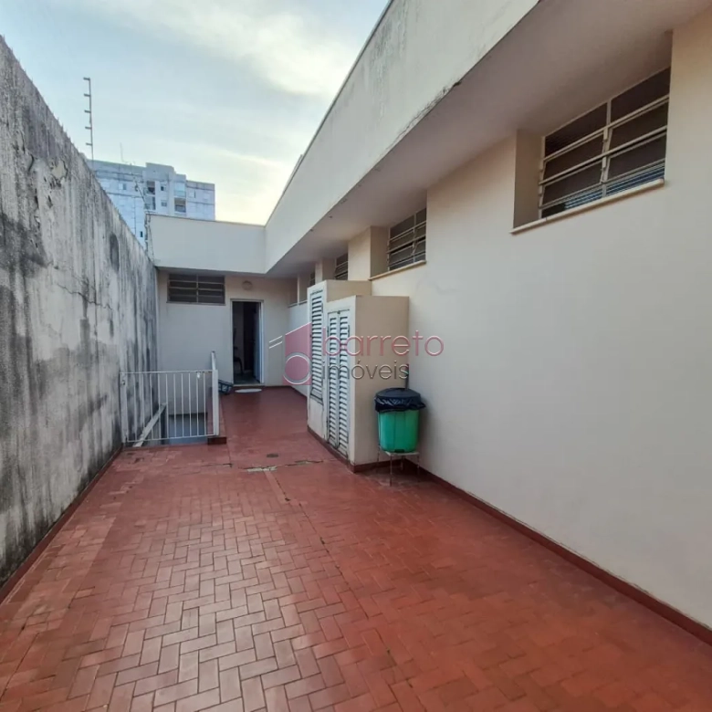 CASA À VENDA NO JARDIM ANA MARIA EM JUNDIAÍ/SP