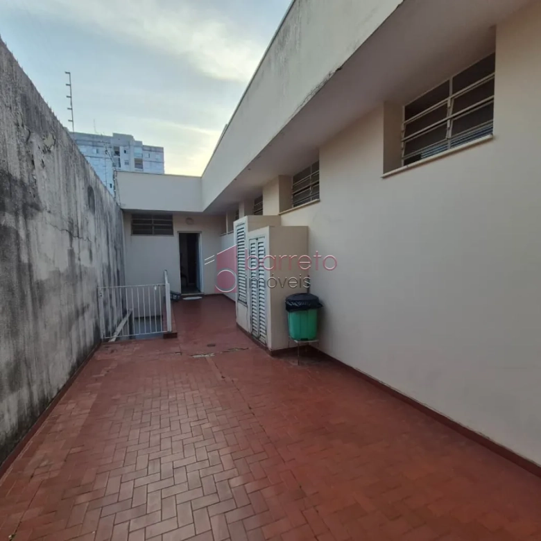 CASA À VENDA NO JARDIM ANA MARIA EM JUNDIAÍ/SP