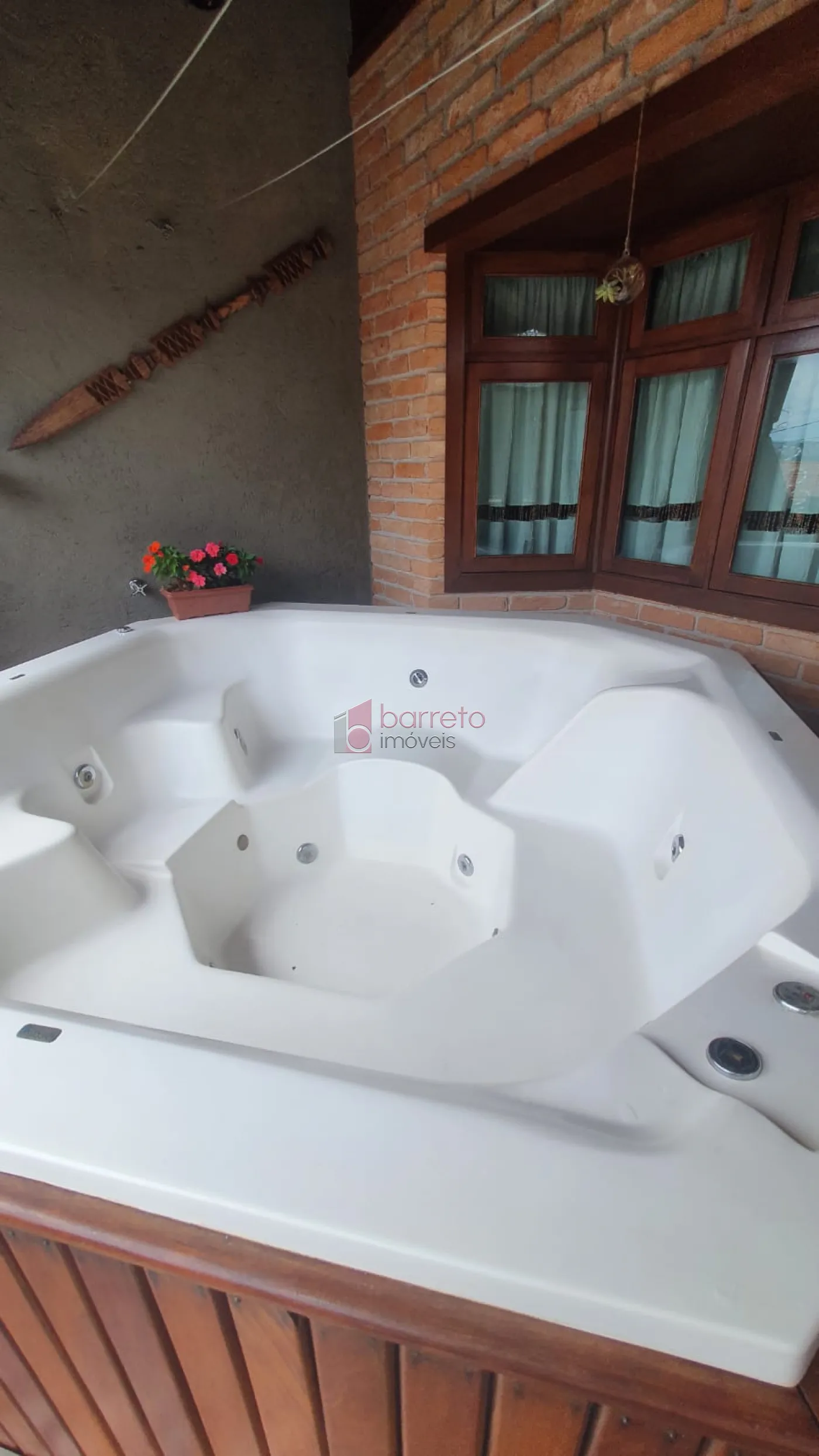 CASA ESTILO LOFT À VENDA NO JARDIM MESSINA EM JUNDIAÍ
