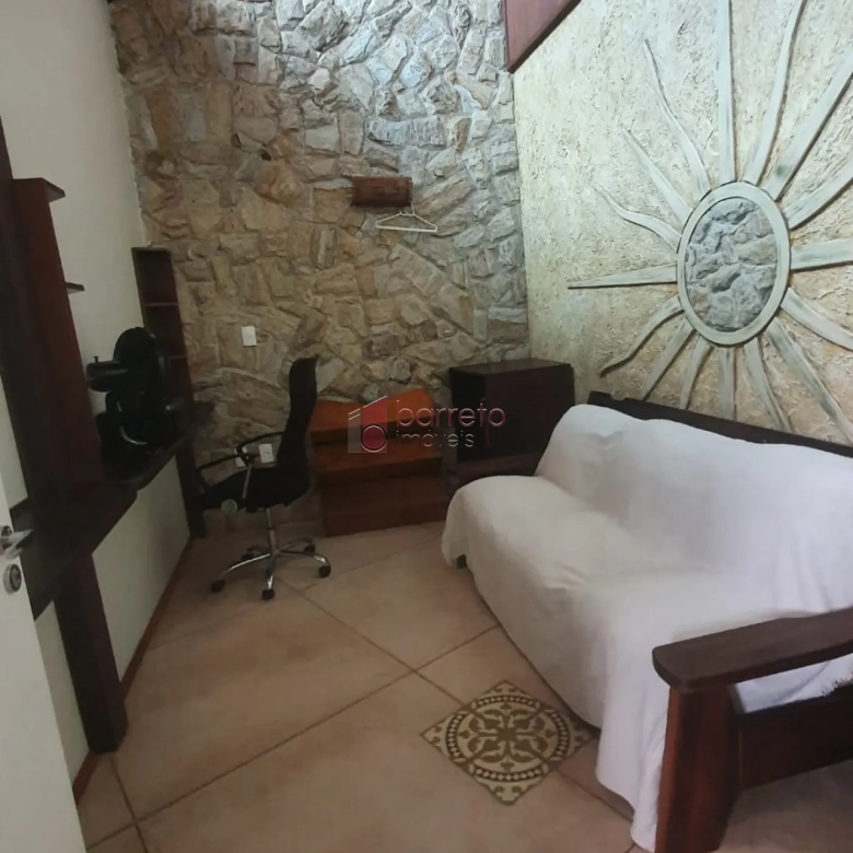 CASA ESTILO LOFT À VENDA NO JARDIM MESSINA EM JUNDIAÍ