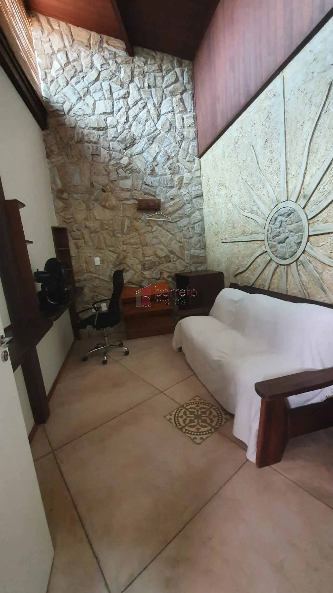 CASA ESTILO LOFT À VENDA NO JARDIM MESSINA EM JUNDIAÍ