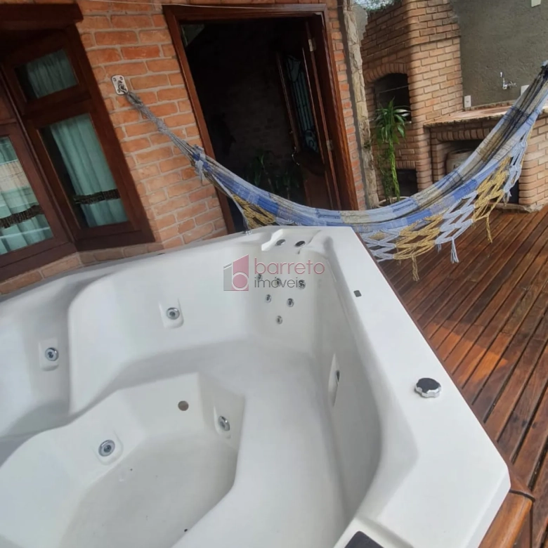 CASA ESTILO LOFT À VENDA NO JARDIM MESSINA EM JUNDIAÍ