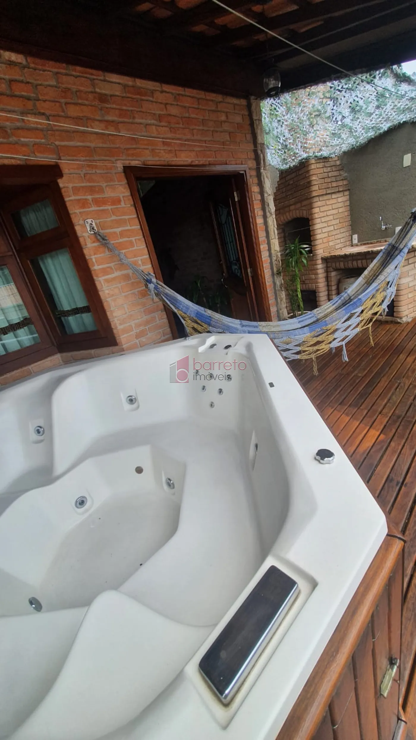 CASA ESTILO LOFT À VENDA NO JARDIM MESSINA EM JUNDIAÍ
