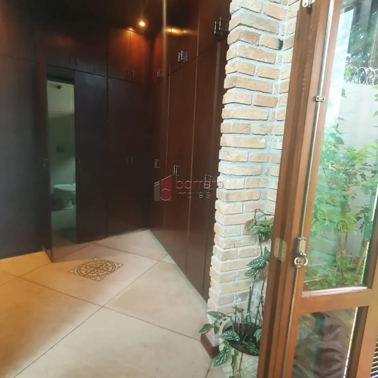 CASA ESTILO LOFT À VENDA NO JARDIM MESSINA EM JUNDIAÍ