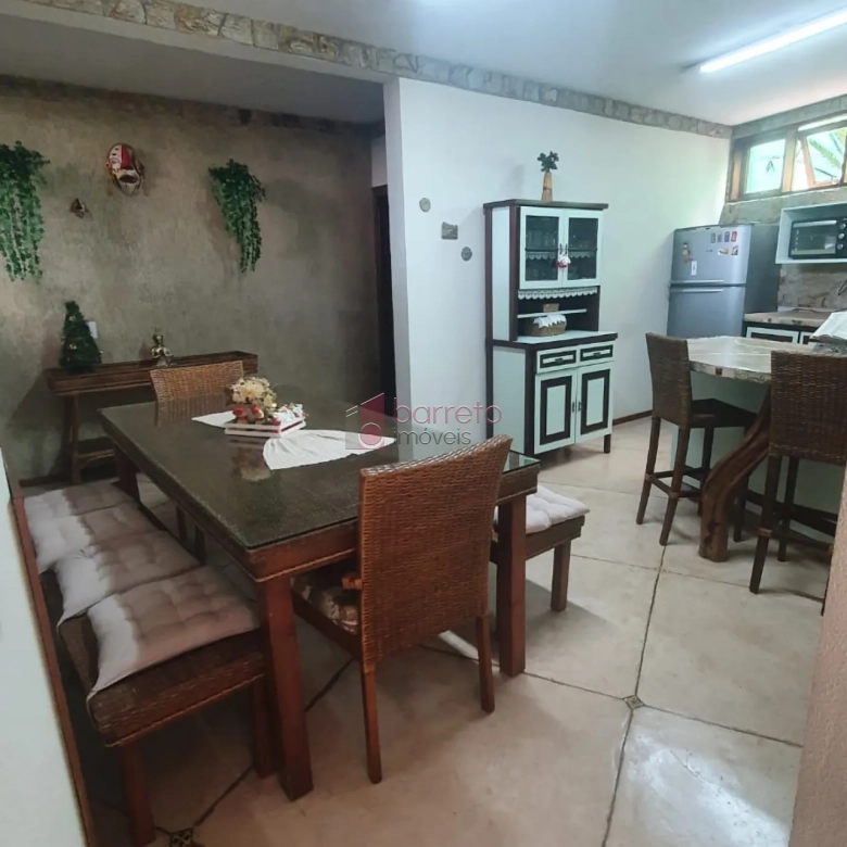 CASA ESTILO LOFT À VENDA NO JARDIM MESSINA EM JUNDIAÍ