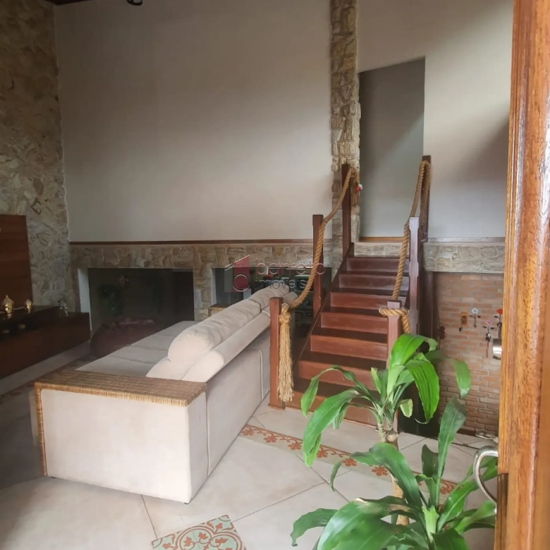 CASA ESTILO LOFT À VENDA NO JARDIM MESSINA EM JUNDIAÍ