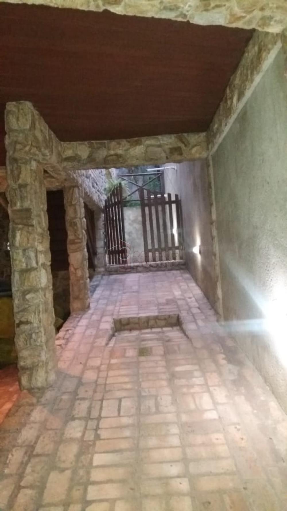 CASA ESTILO LOFT À VENDA NO JARDIM MESSINA EM JUNDIAÍ