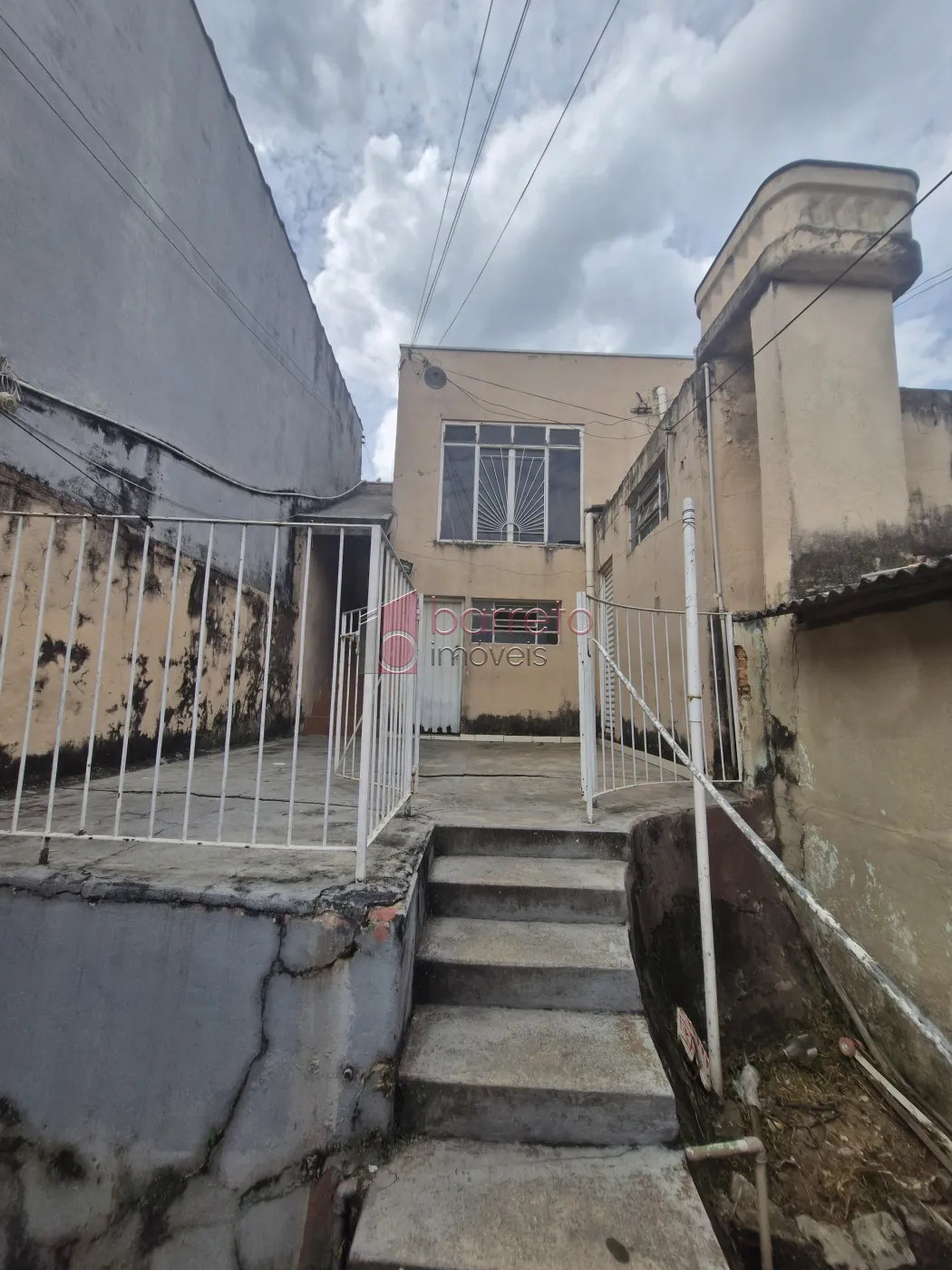 CASA COM EDÍCULA À VENDA NO JARDIM PACAEMBÚ EM JUNDIAÍ/SP
