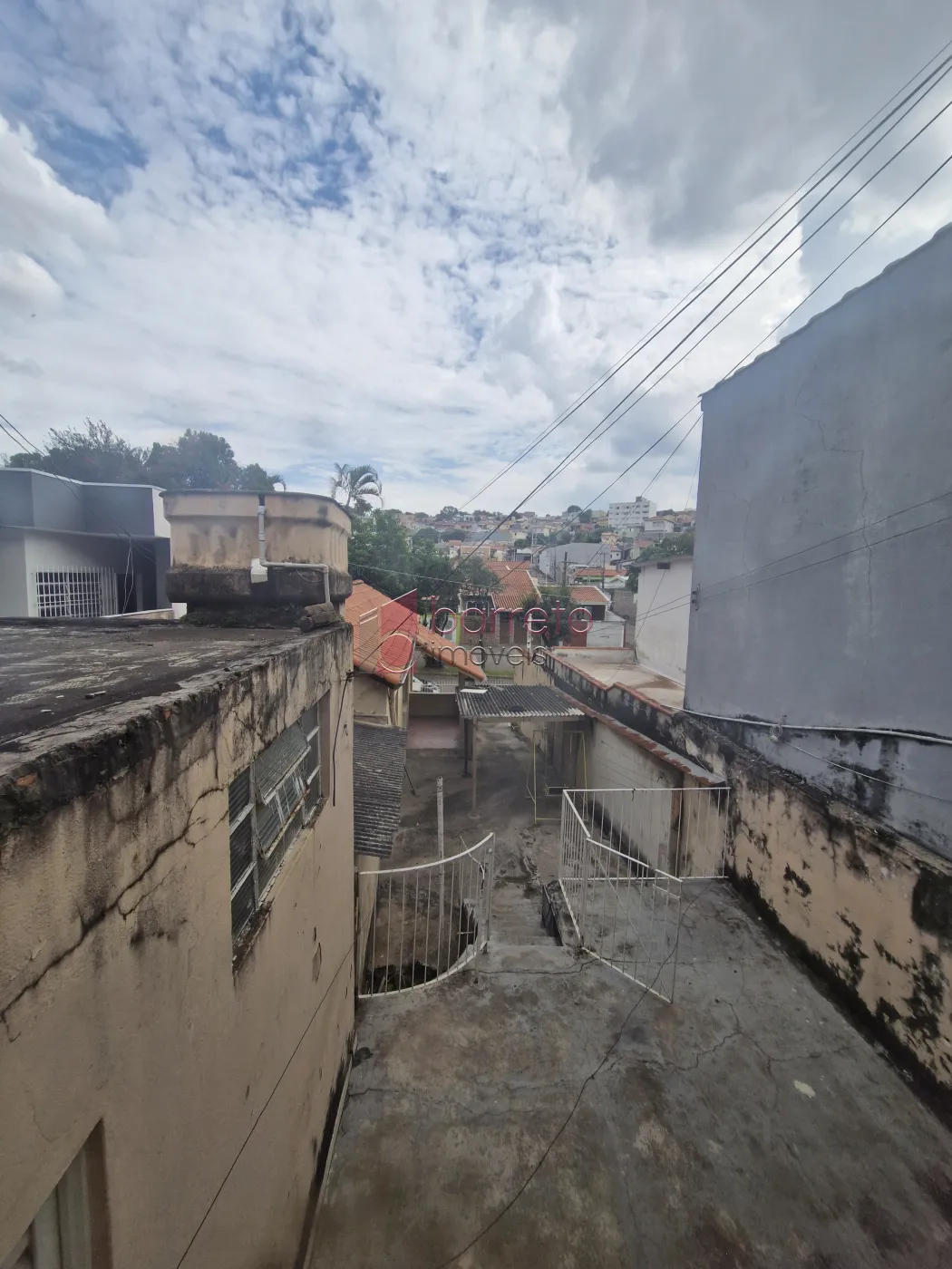 CASA COM EDÍCULA À VENDA NO JARDIM PACAEMBÚ EM JUNDIAÍ/SP